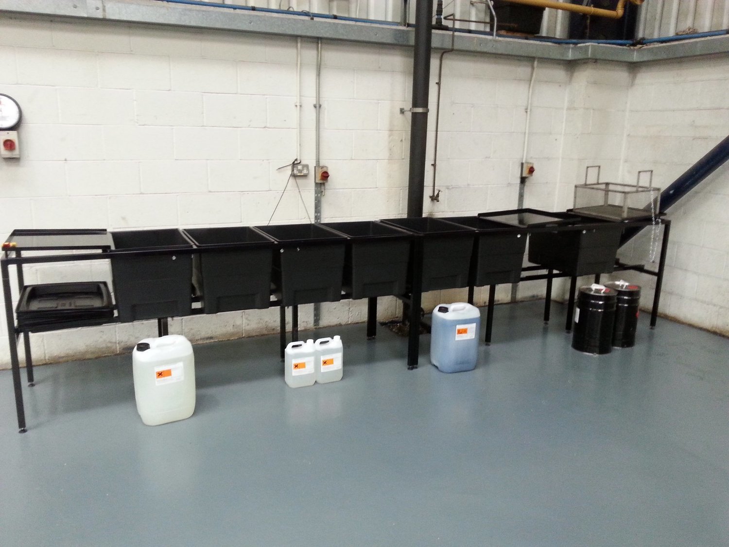 50 litre tanks, chemicals to fill, frame and baskets (Dewatering oil 833)