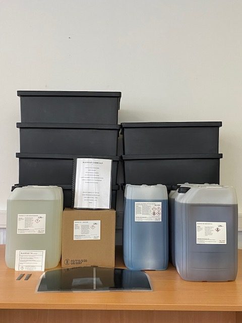 50 litre tanks and chemicals to fill (Dewatering oil 833)